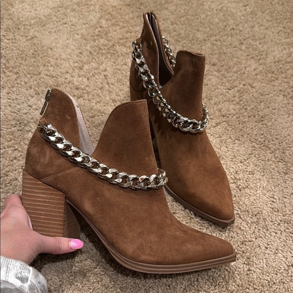 Steve Madden Shoes - Steve Madden Brown Suede Ankle Boots with Chain Detail Steve Madden Size 8